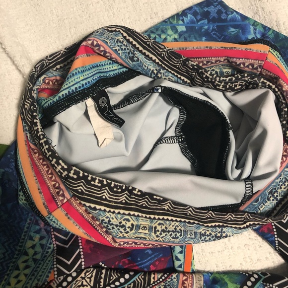 Onzie Graphic Legging - Picture 5 of 7